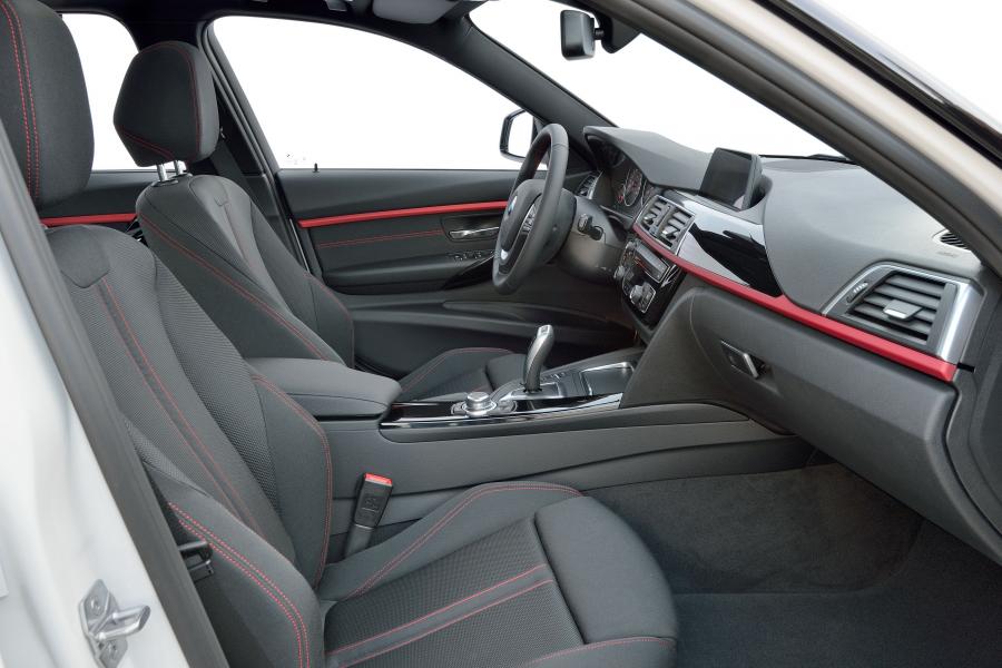  BMW 320d Touring EfficientDynamics Edition Sport Line 2015 года  (фото 17 из 28)